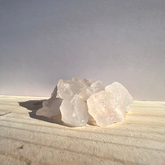 A pile of raw, clear quartz.